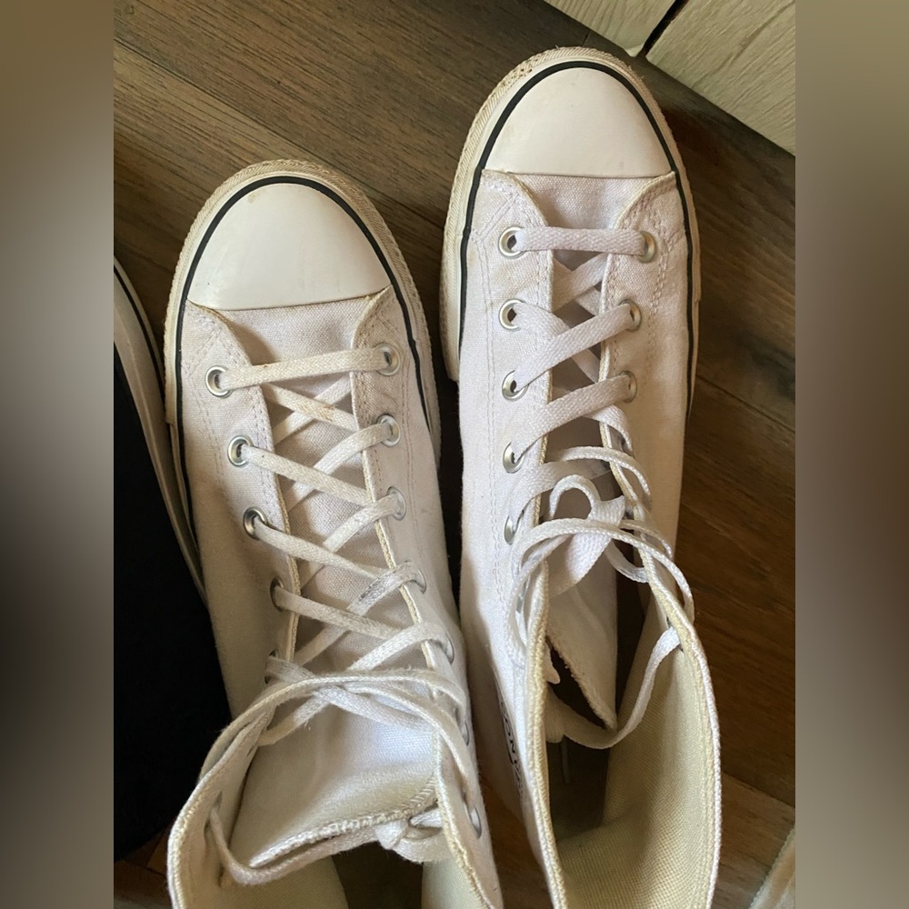 Converse shoes - Picture 14 of 15